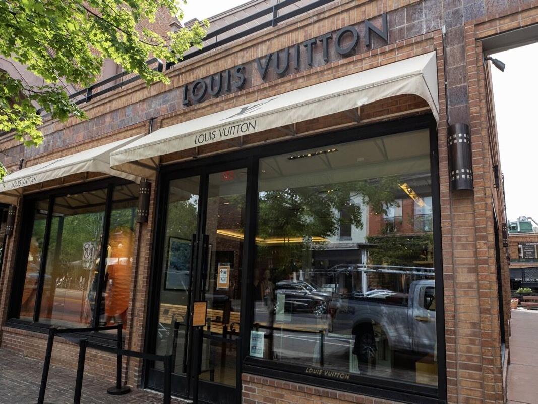 Police: Robbers steal $150,000 in Louis Vuitton products after ramming  truck into Easton storefront