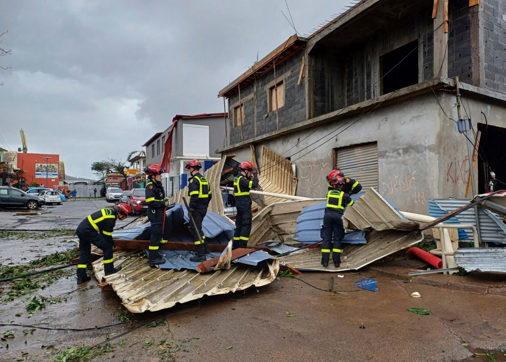 France Rushes Aid To Mayotte After Cyclone Chido Leaves Hundreds Feared ...