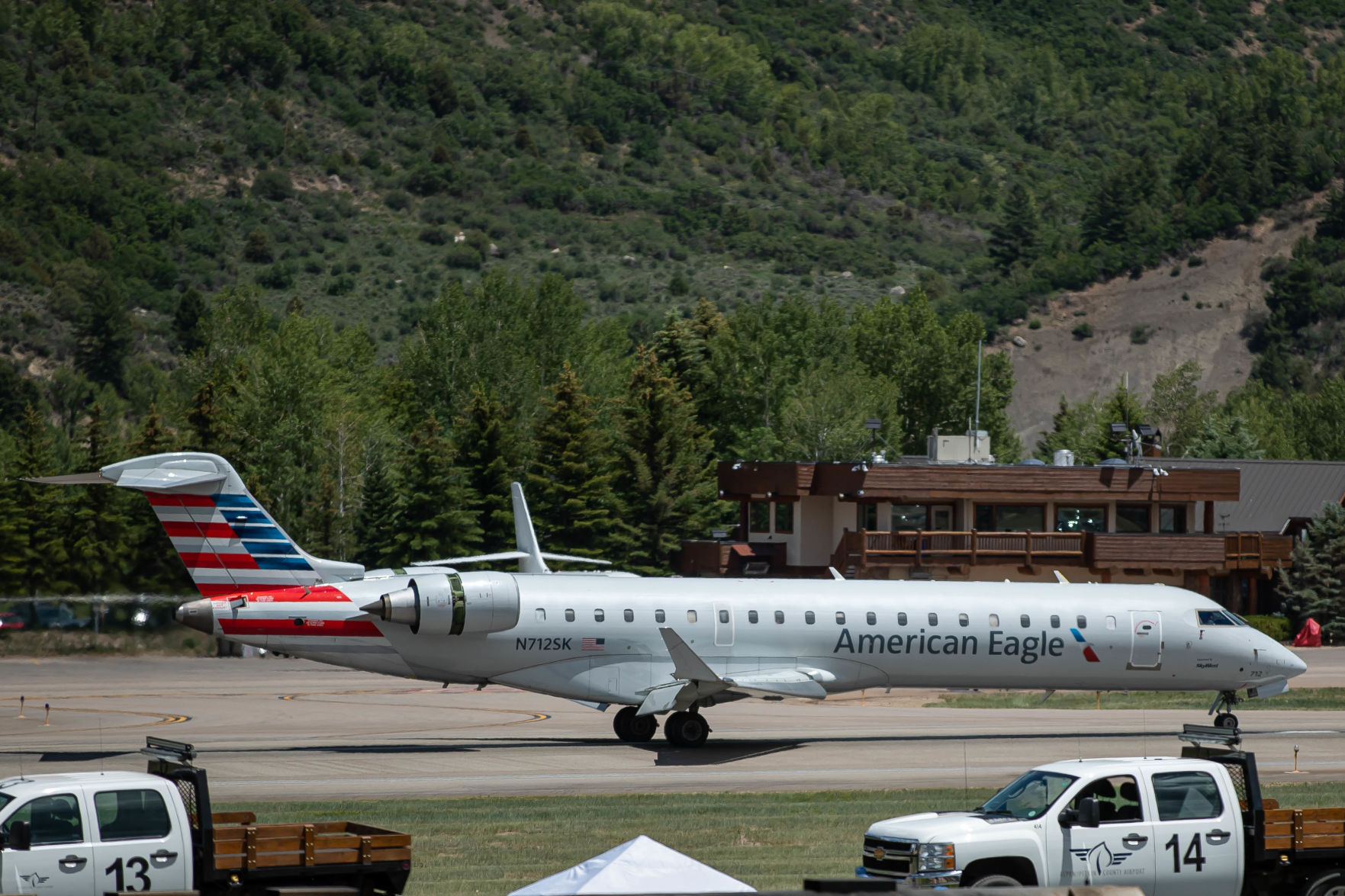 United American flights to Aspen from Denver Dallas jam packed