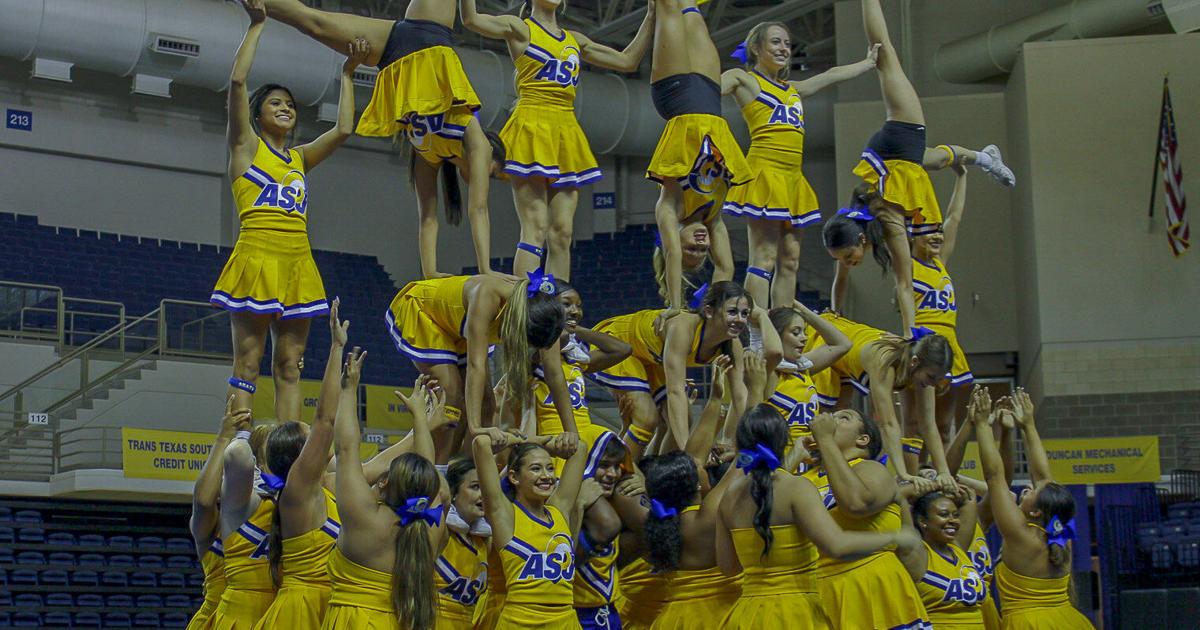 2022-2023 ASU cheer team stunts with new members | Sports | asurampage.com