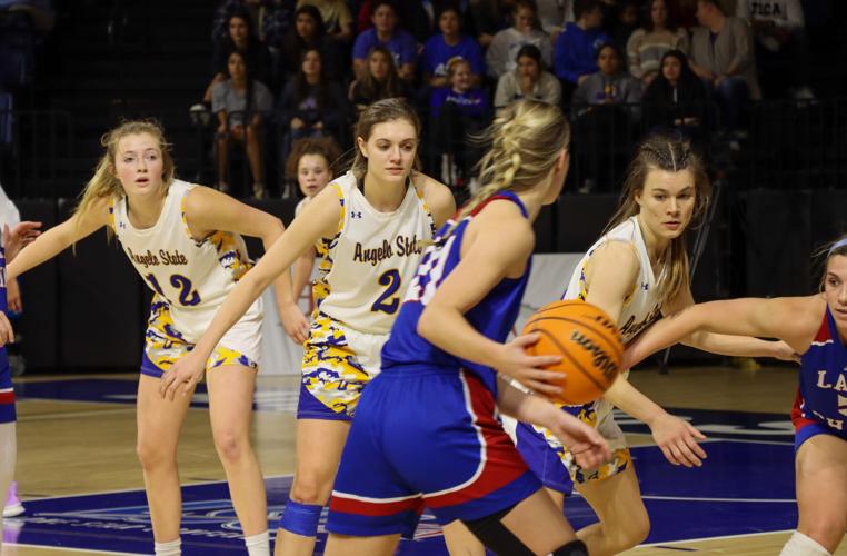 Belles Basketball Fall in LSC Quarterfinals; Ending Season Sports