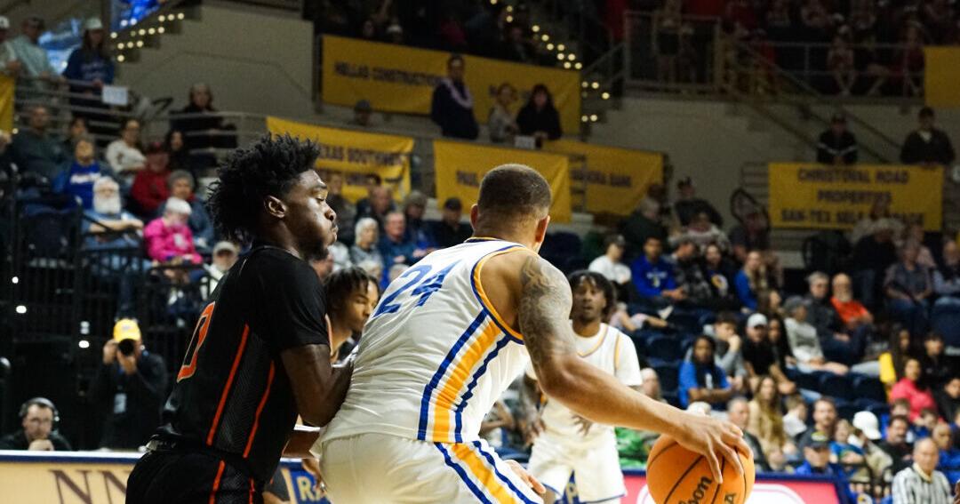 Basket San Ramon Ram Basketball Finishes Out LSC Play With a Win | Sports | asurampage.com
