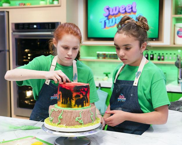 Young friends share experiences to national baking competition