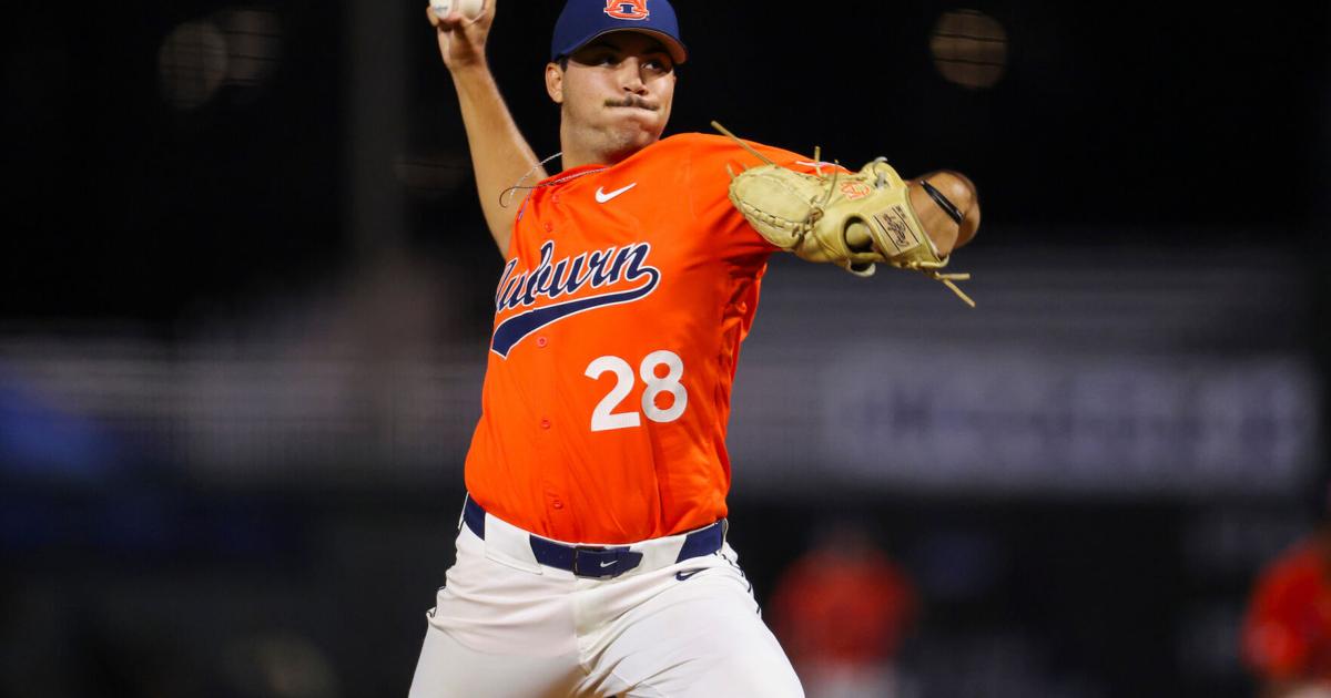 Tigers stave off elimination, set up regional title game