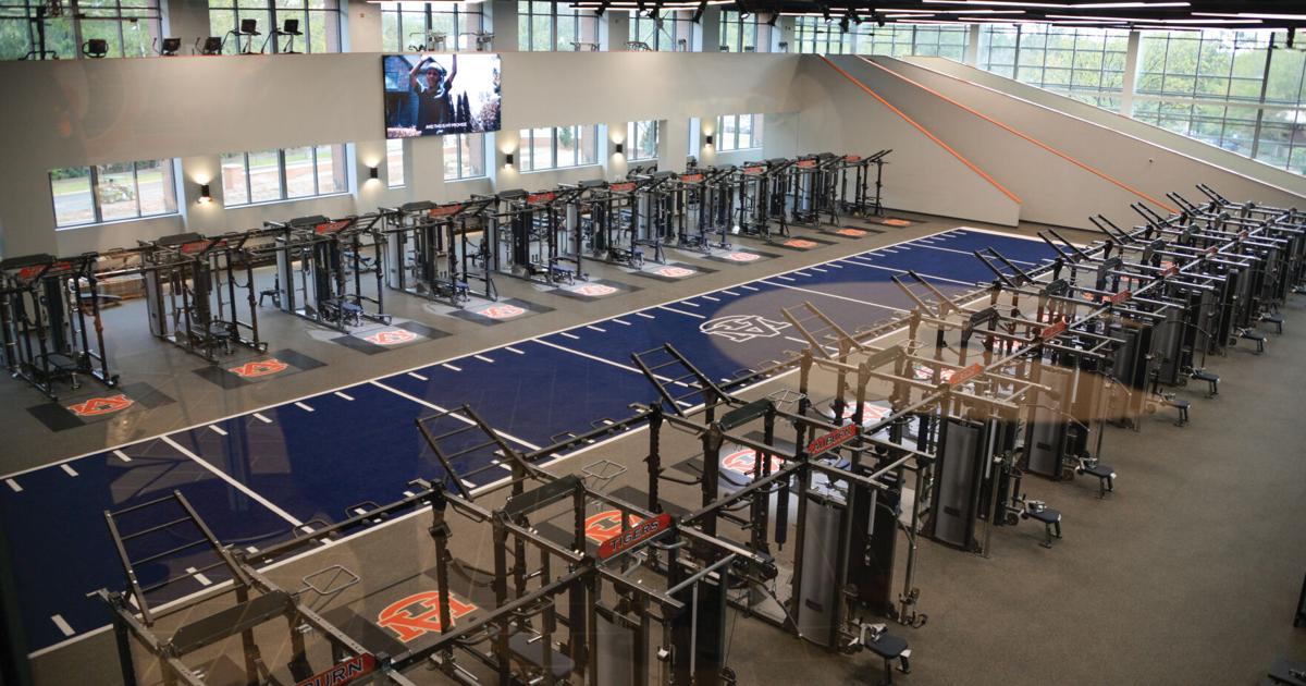 Auburn unveils new football performance center | News | auburnvillager.com