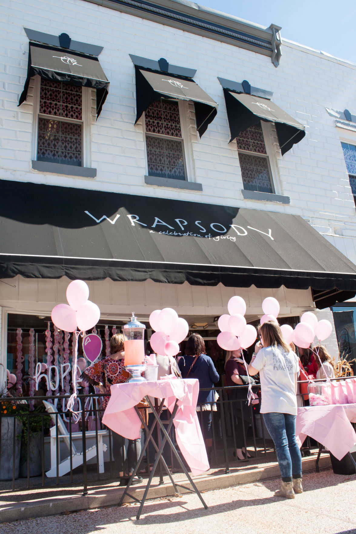 wrapsody auburn al on Wrapsody S Hope Floats Campaign Raises Money For Eamc Breast Fund Photo Gallery Auburnvillager Com