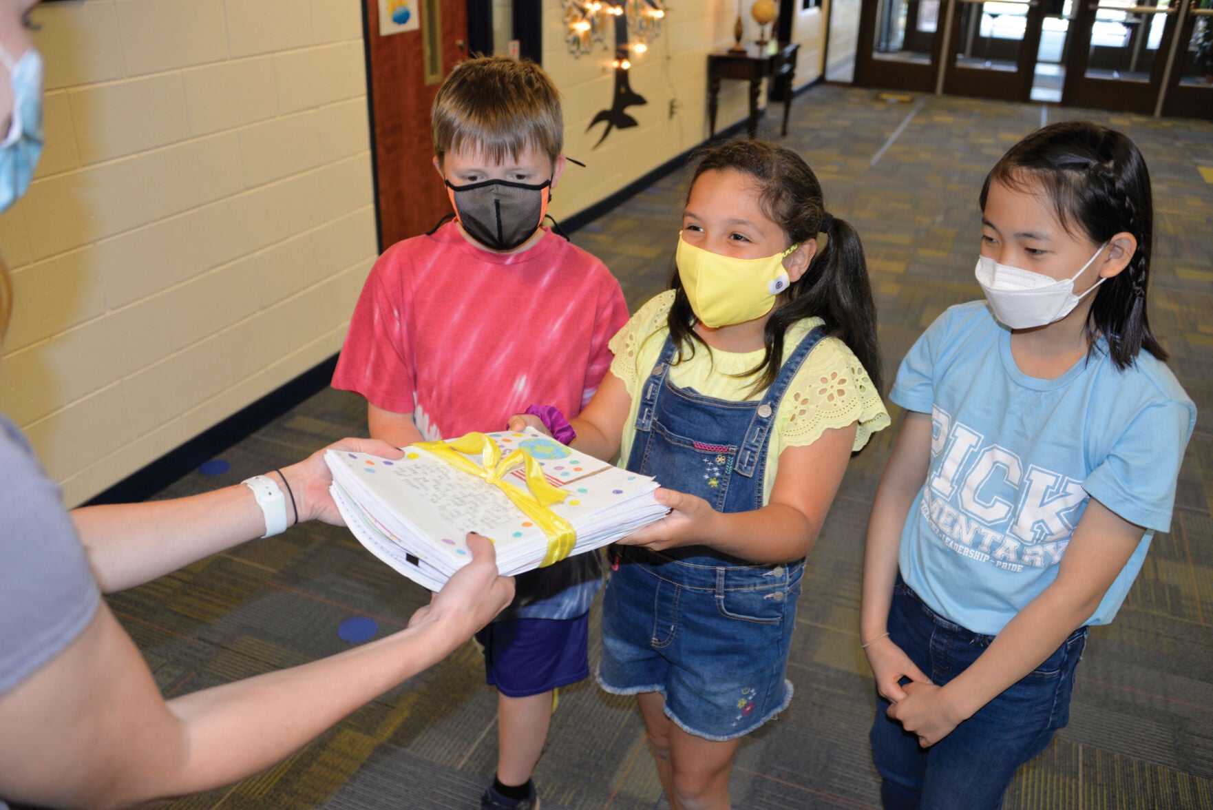ACS students send letters of support to troops - Vimarsana News