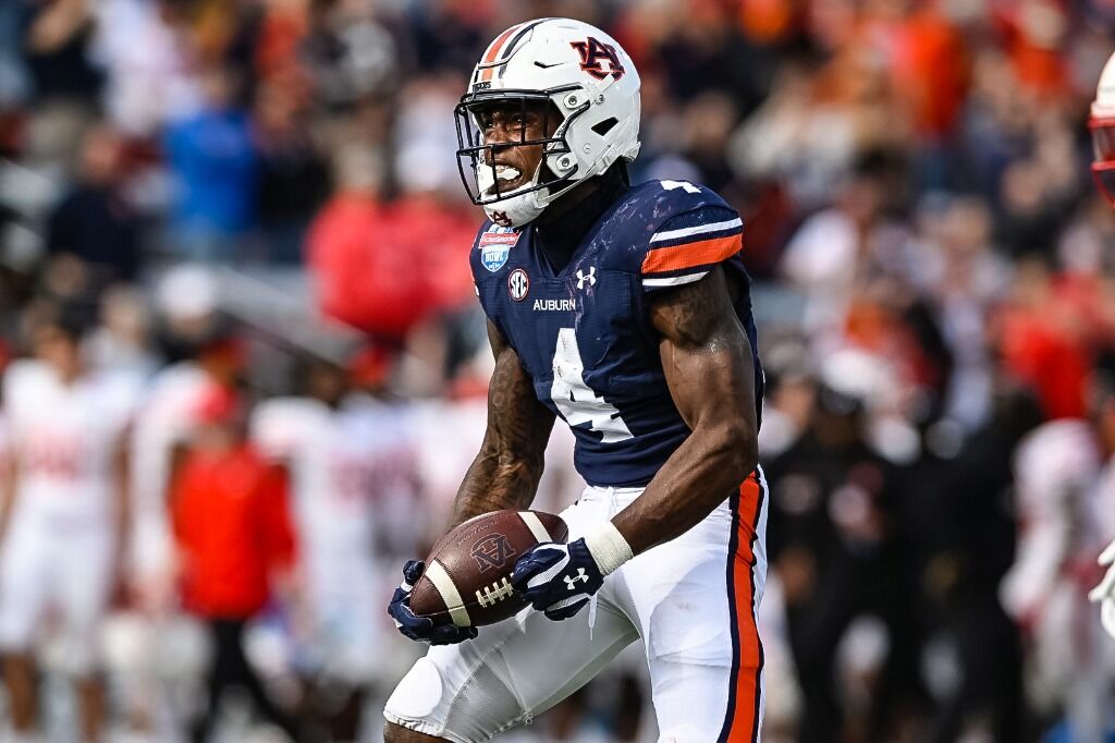 Houston rallies late over Auburn, wins Birmingham Bowl 17-13