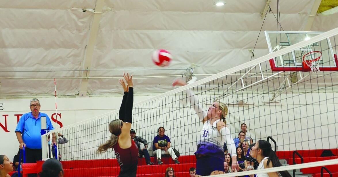 Mustangs push past ’Runners in four sets