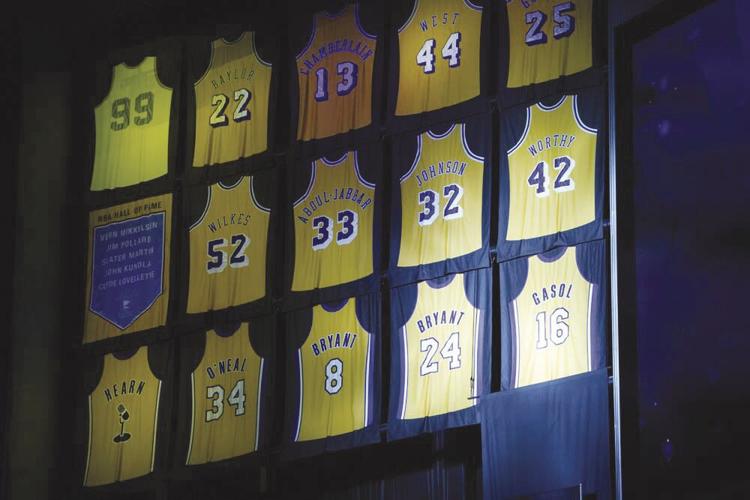 Gasol gets emotional as Lakers retire his No. 16, Sports