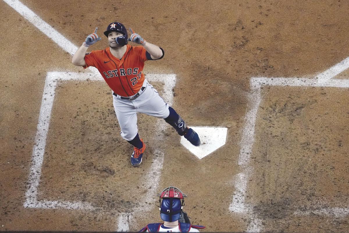 Jose Altuve hits a 2 run homer in the bottom of - so fresh and
