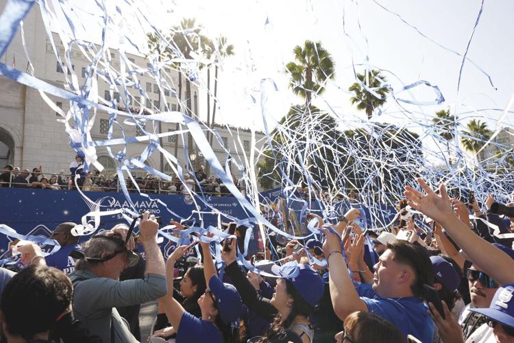 Ohtani addresses crowd in English at Dodgers’ parade Sports
