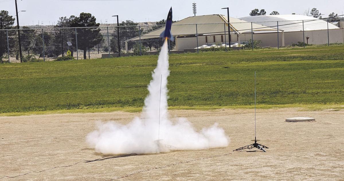 Students’ rockets soar above Edwards | News | avpress.com