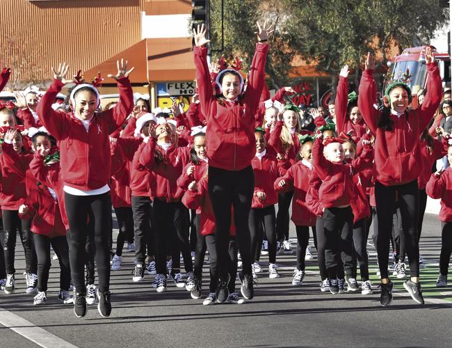 Lancaster Christmas Parade 2022 Route Lancaster Parade Ushers In Holidays | News | Avpress.com