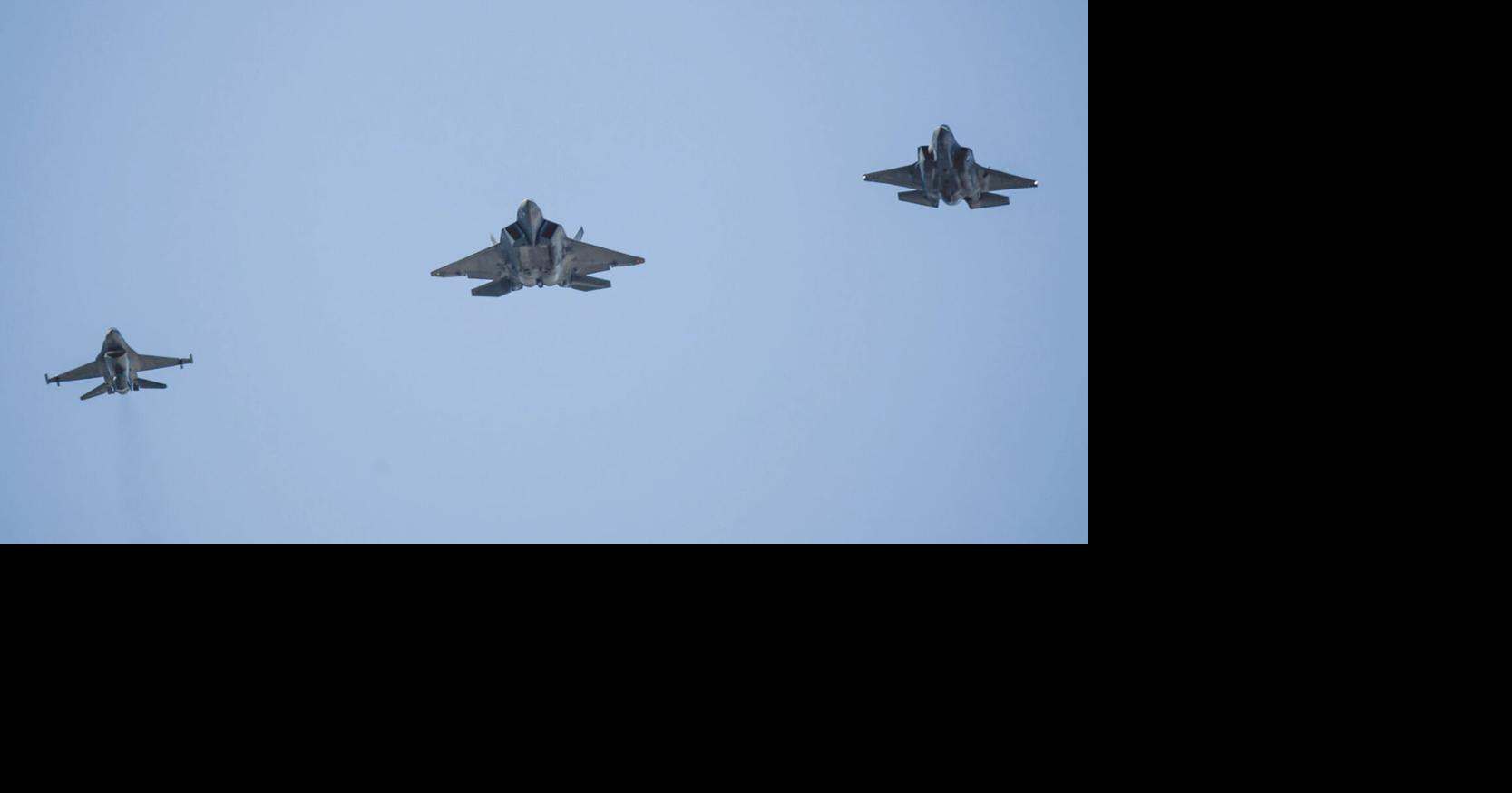 Jets take to the skies above AV | News | avpress.com