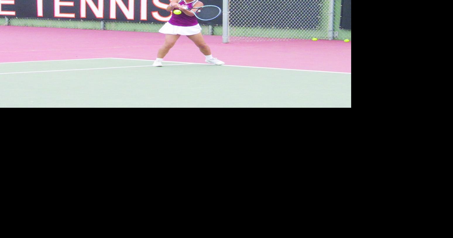 Valiente still alive in singles at WSC tourney