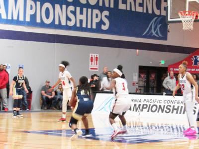 Showdown At Pec Sports Avpress Com