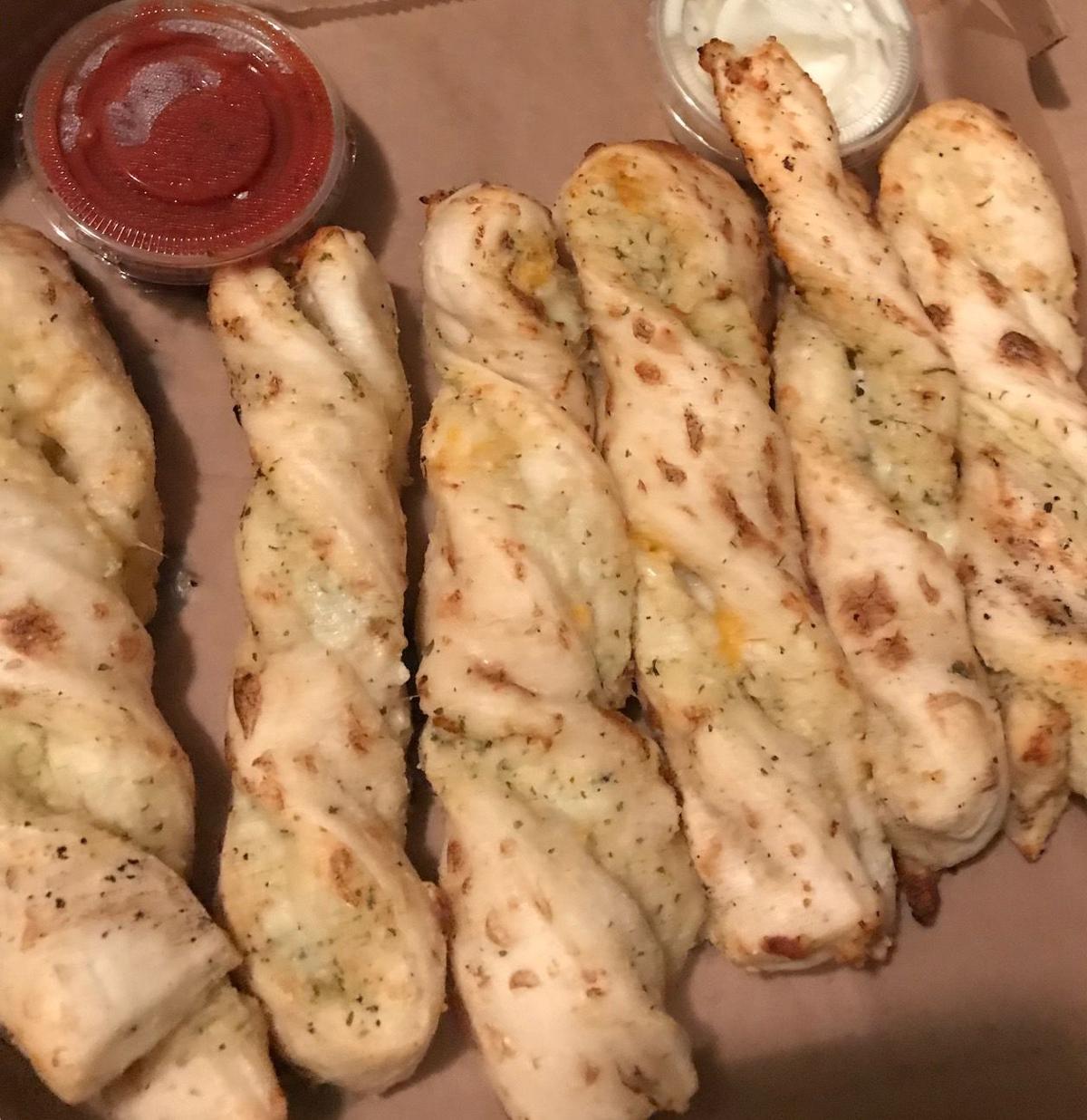 HOTSPOT OF THE WEEK ROUND TABLE PIZZA Showcase