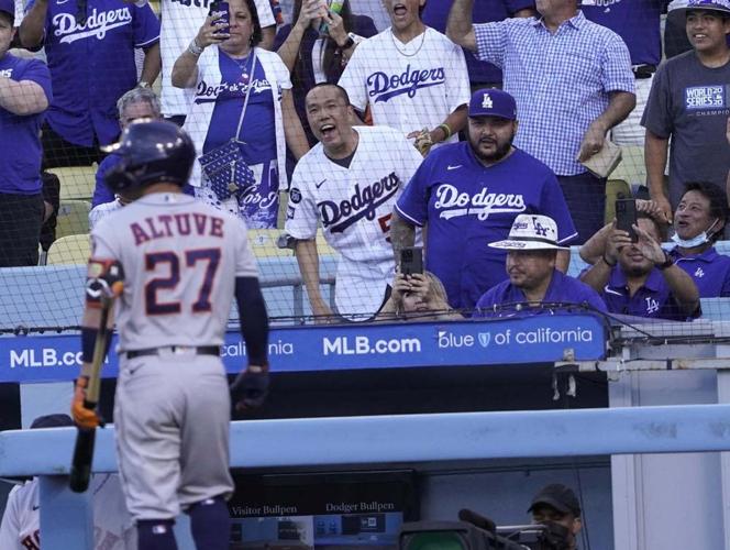 Scherzer Ks 10 in debut, Dodgers hit 4 HRs to beat Astros