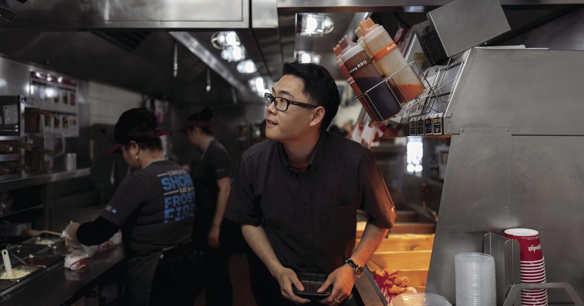 State Fast State fast food franchisees cutting hours | Business | avpress.com