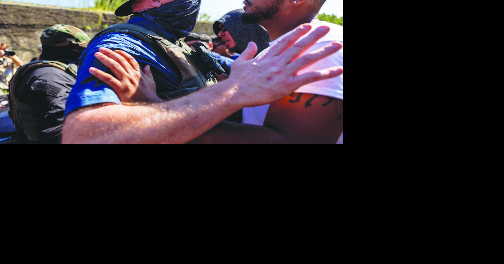 Crowd in Chicago’s McKinley Park protests ICE