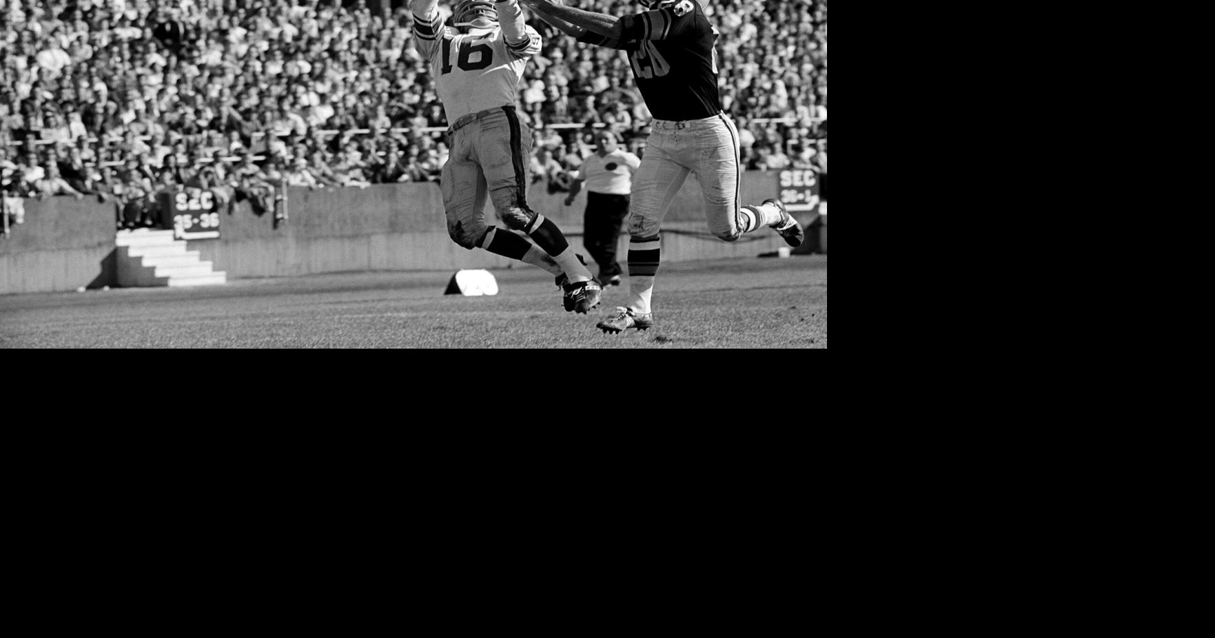 Thomas, Hall of Fame running back for Oklahoma, is dead