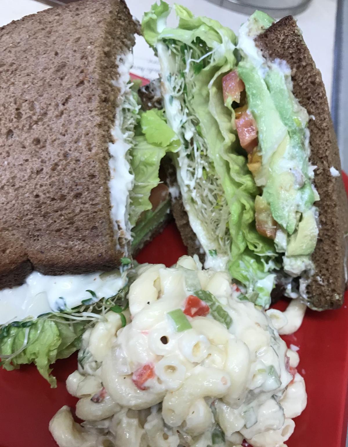 Hotspots Of The Week The Thai Natcheryl S Cafe Medrano S Mexican Restaurants Coach S Sports Bar Grill Red Salmon Bubbakoos Burritos Showcase Avpress Com