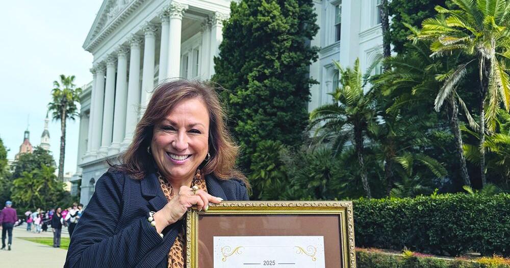 Avery receives state senator’s honor | News | avpress.com