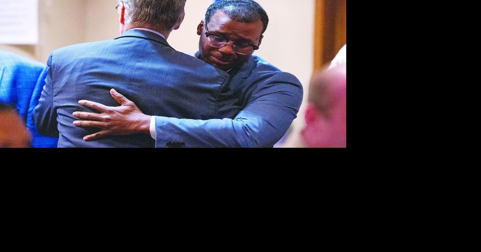 3 former officers acquitted in Nichols beating | News | avpress.com