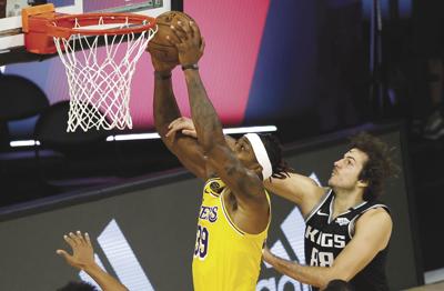 Lakers Fall To Kings Sports Avpress Com