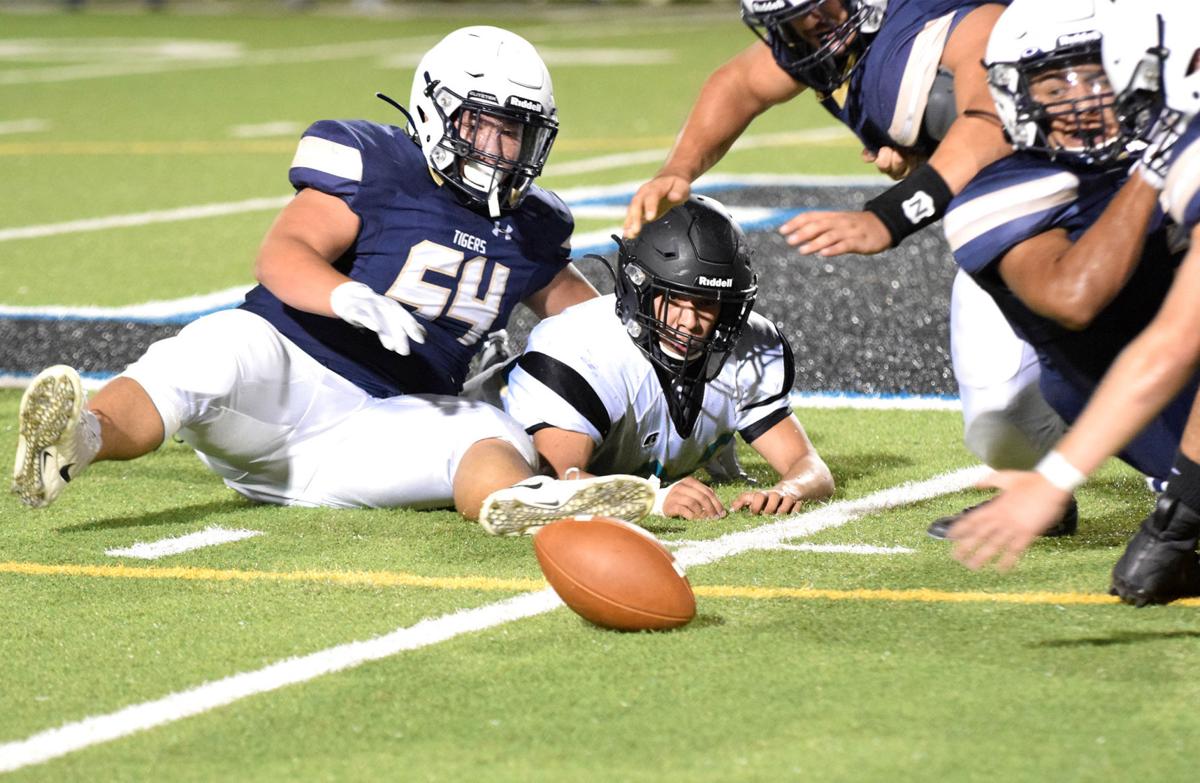 Two Delano Schools Face Off In Scrimmage The Delano Record