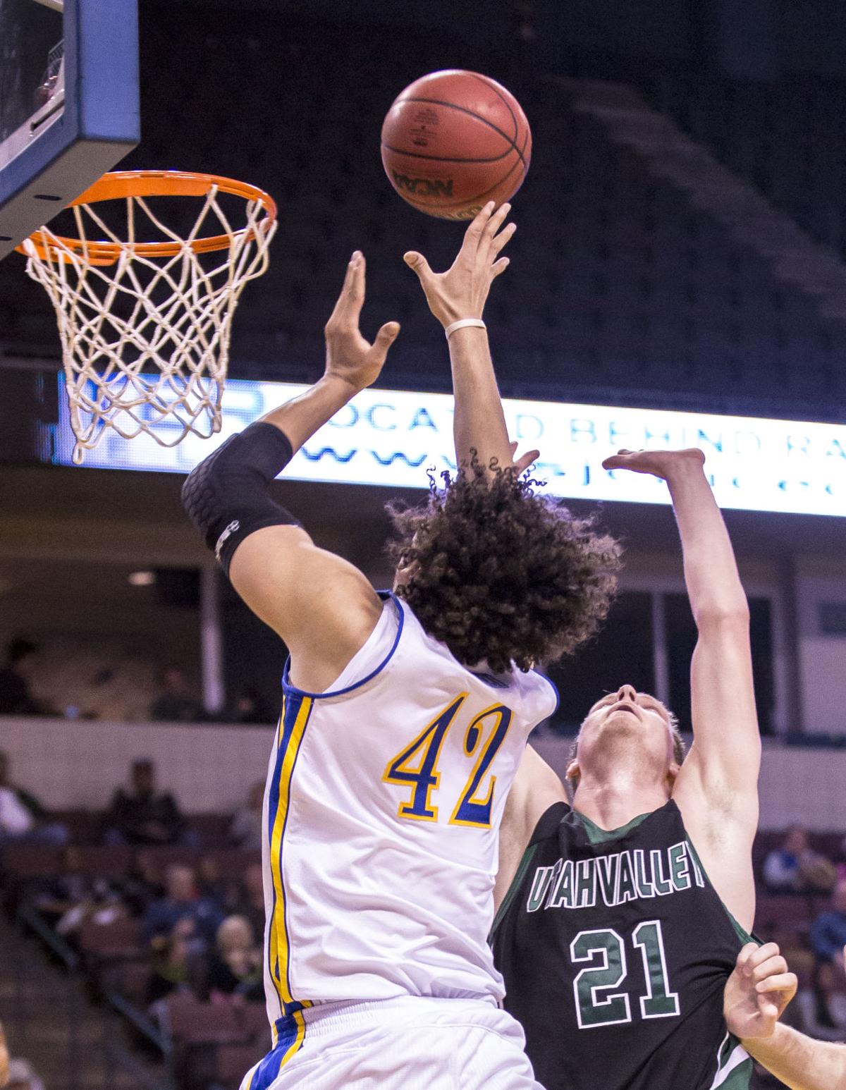 Csub Men S Basketball Dwarfed By Utah Valley In Wac Opener News