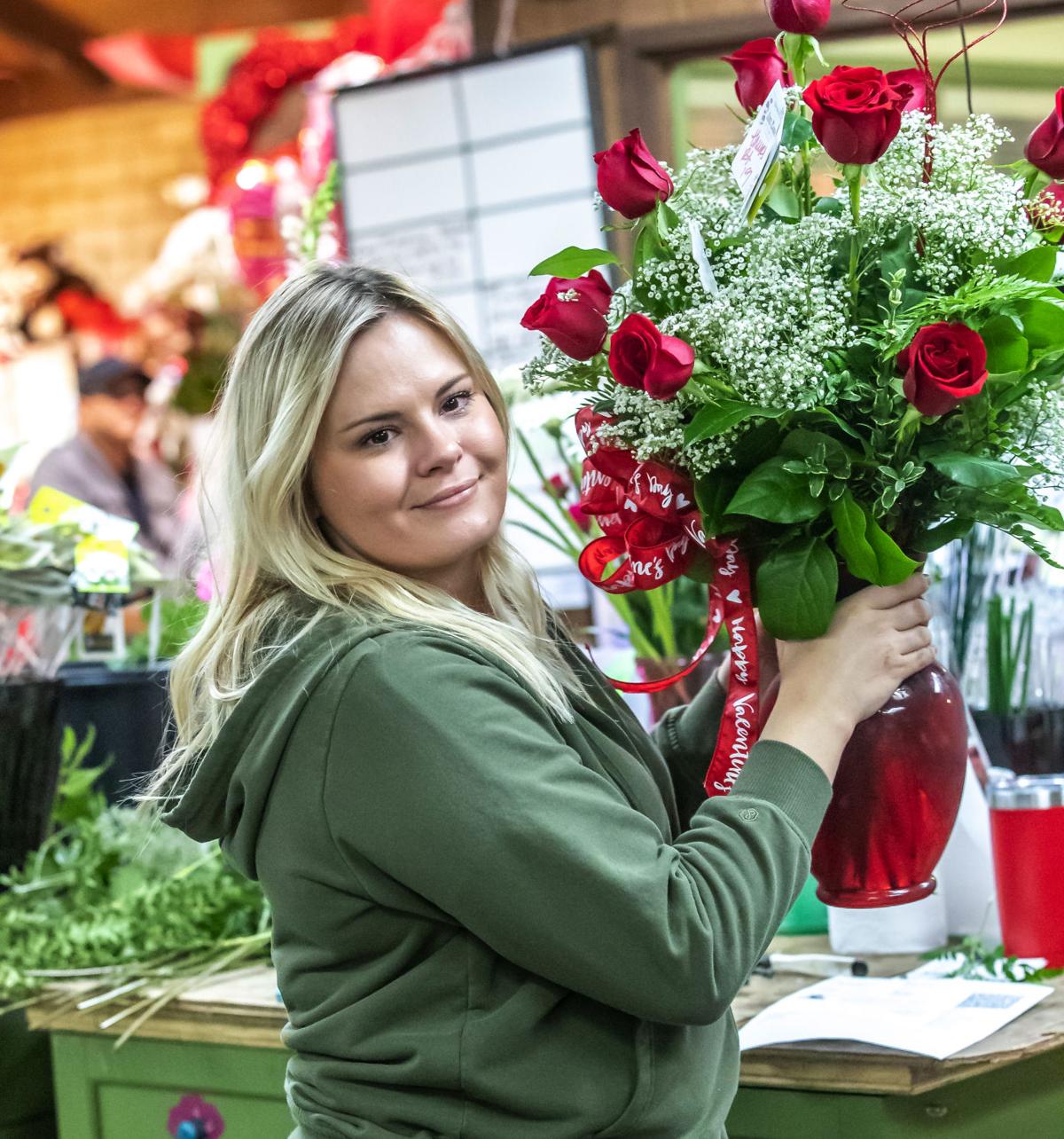 Photo Gallery Valentine S Day Prep At Log Cabin Florist Multimedia Bakersfield Com