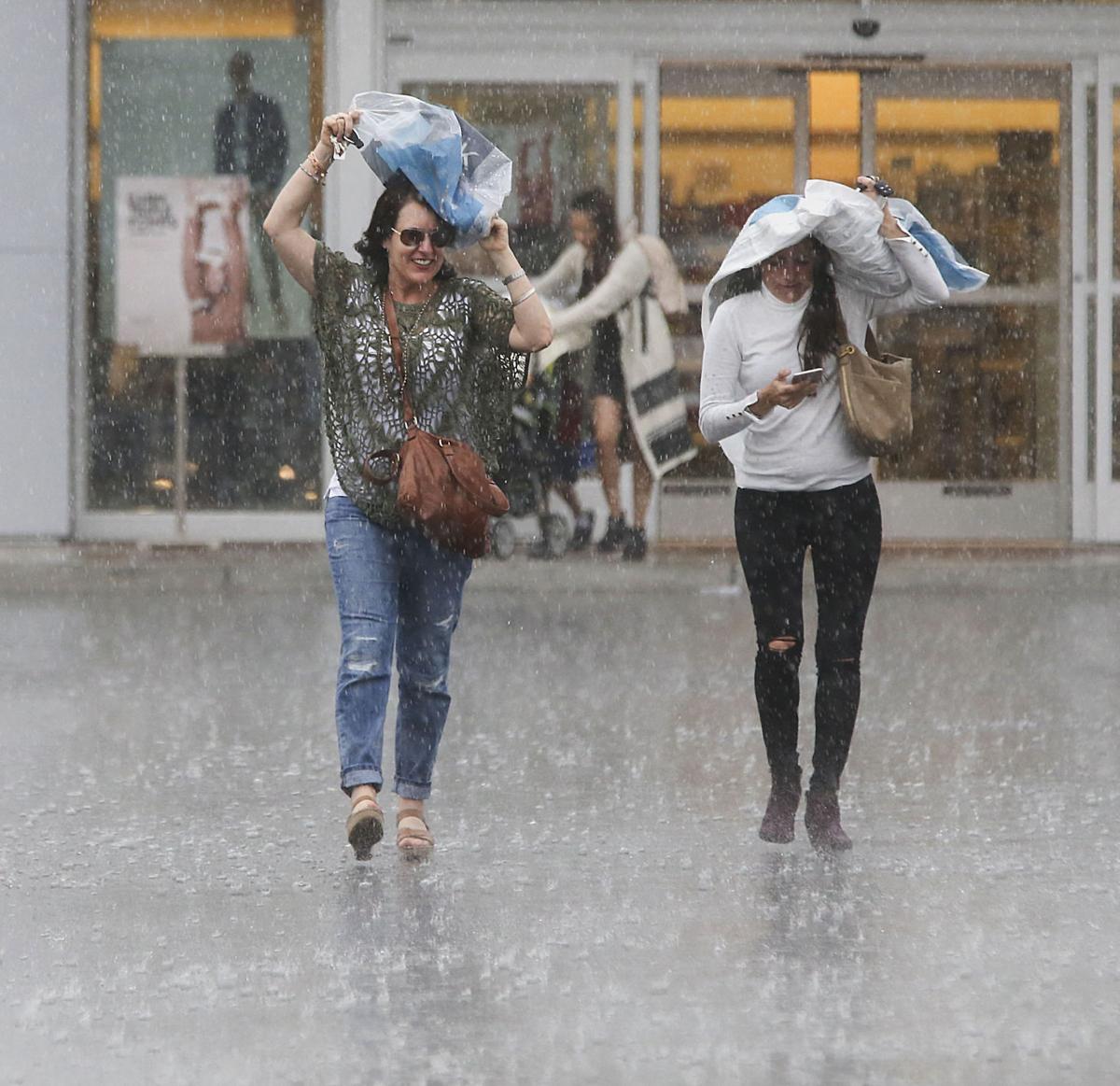 Photo Gallery Caught In A Sudden Storm In Bakersfield News gal-quotes-minimalist-quotes