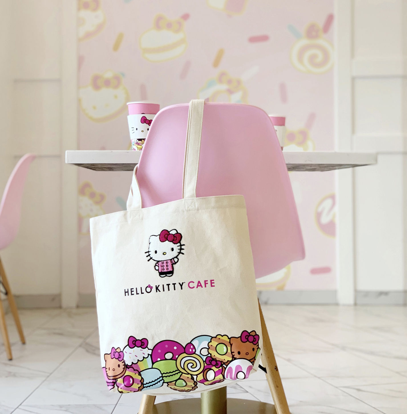 Store HELLO KITTY Cafe, Apron