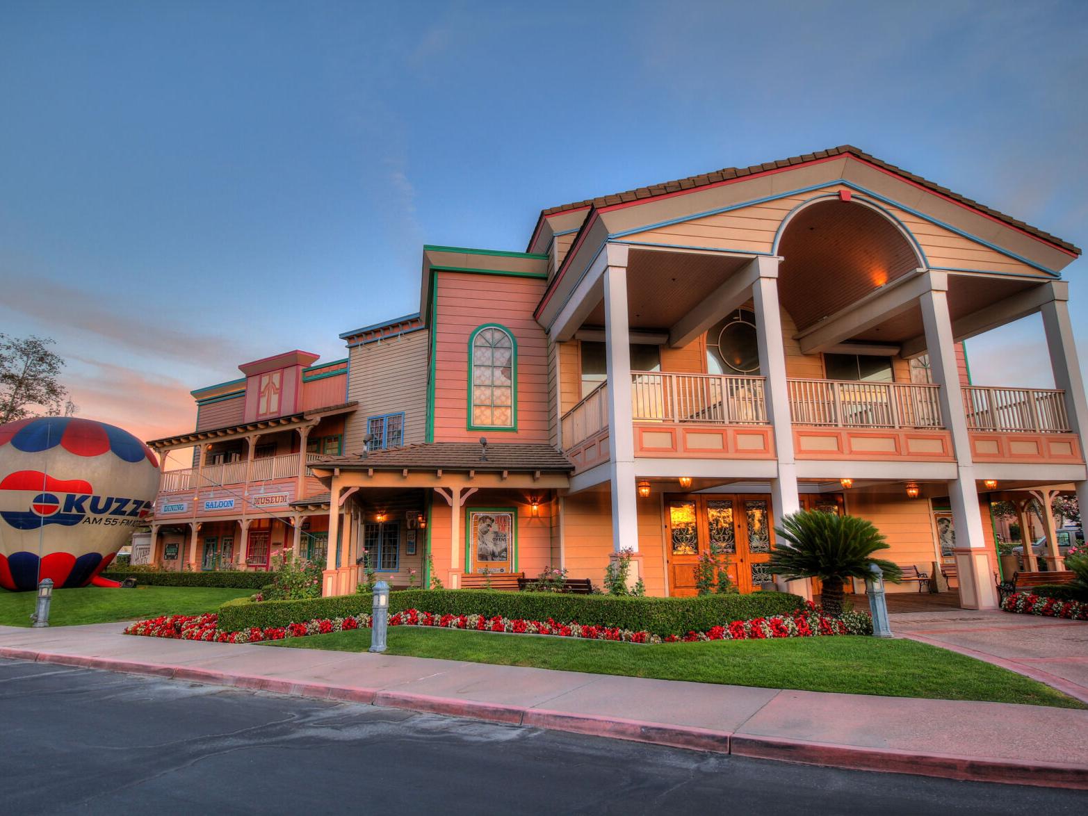 Buck Owens' Crystal Palace is up for sale | Entertainment | bakersfield.com
