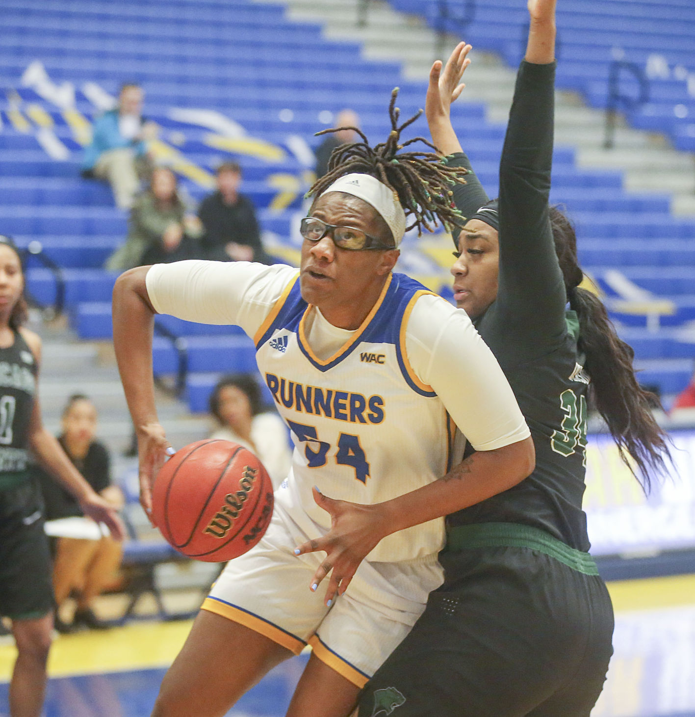 PHOTO GALLERY: CSUB Women's Basketball Battle Chicago State Saturday ...