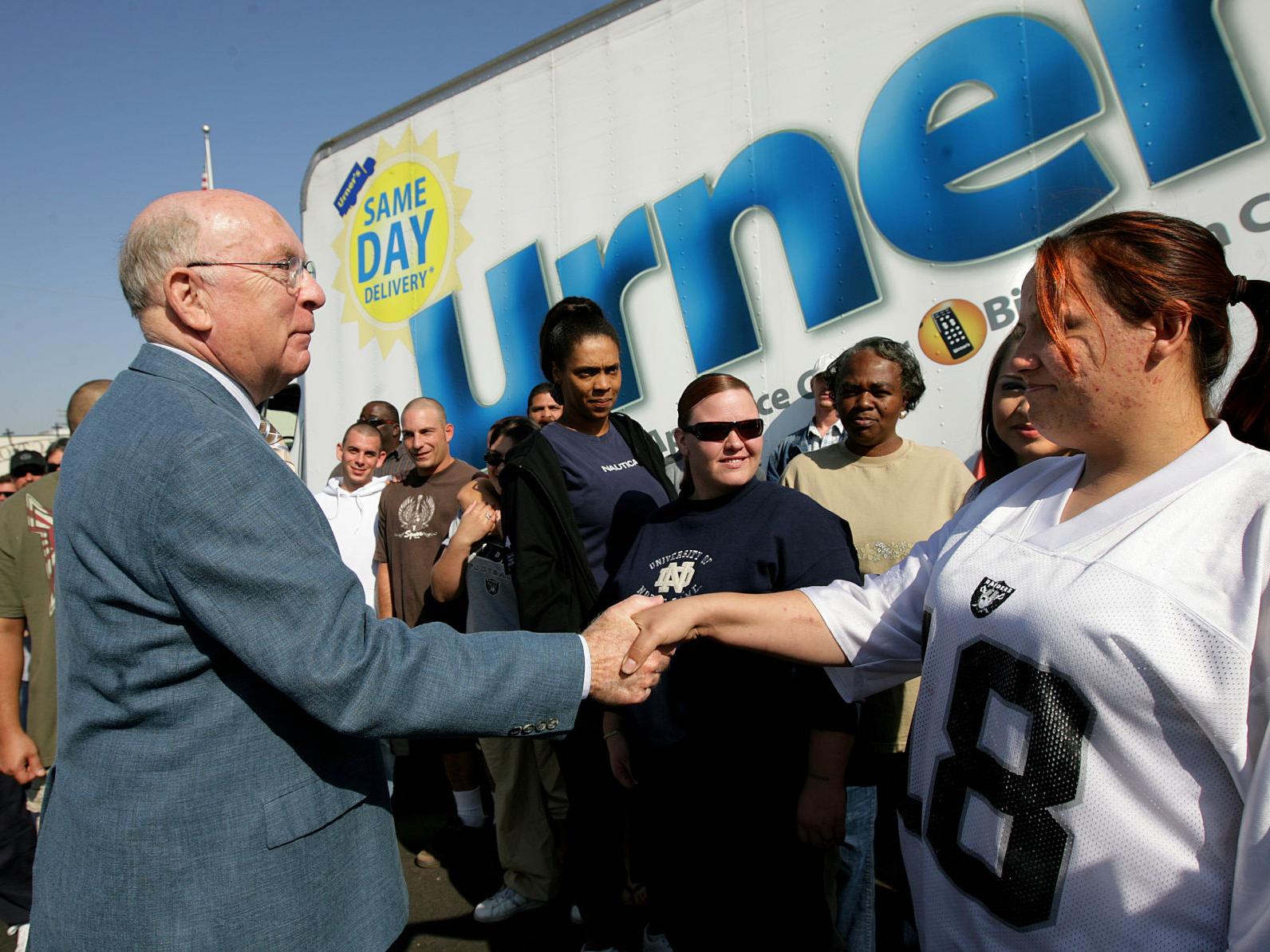 Urner S Celebrates 90 Years With Donations To Rescue Mission News Bakersfield Com