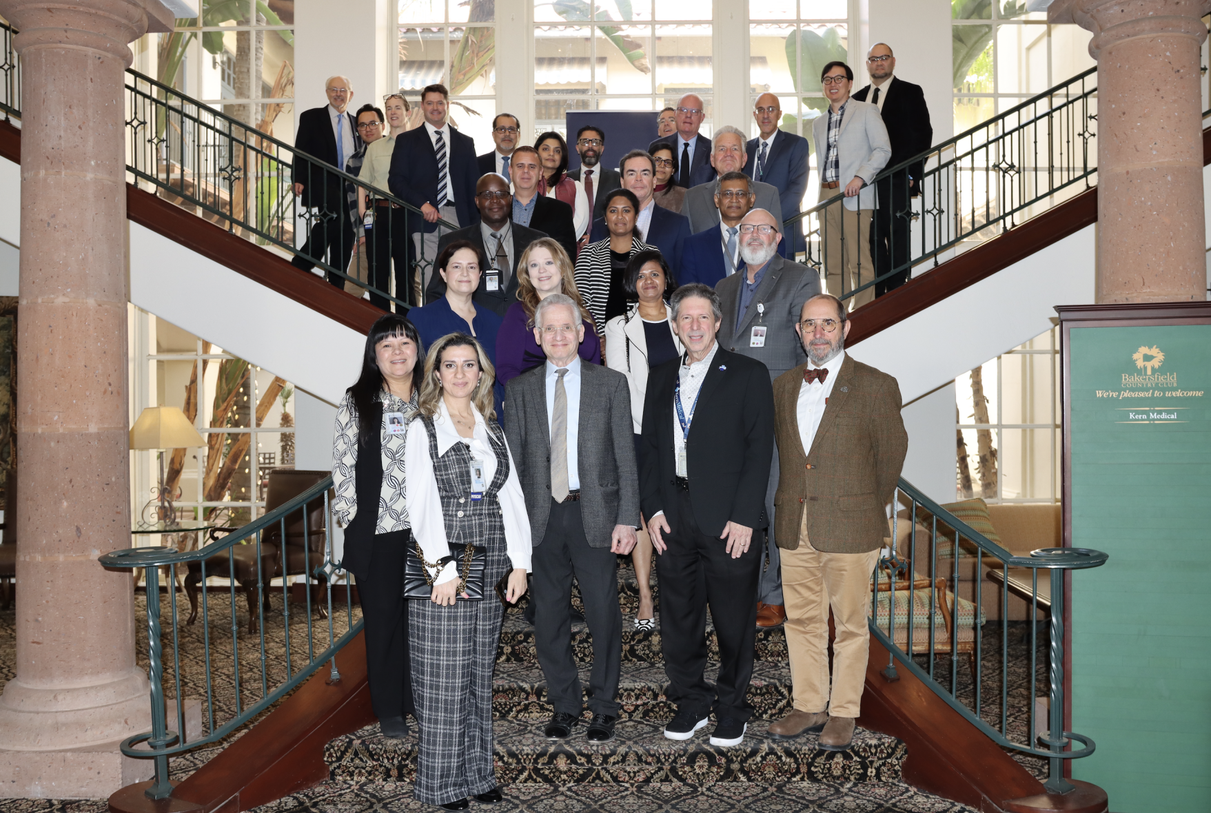 bakersfield.com - BY JOHN COX
jcox@bakersfield.com - Kern Medical hosts UCLA to expand training, joint research