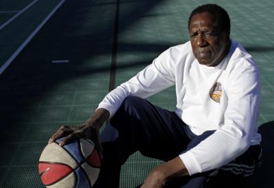 Harlem Globetrotters legend Meadowlark Lemon dies aged 83, Basketball