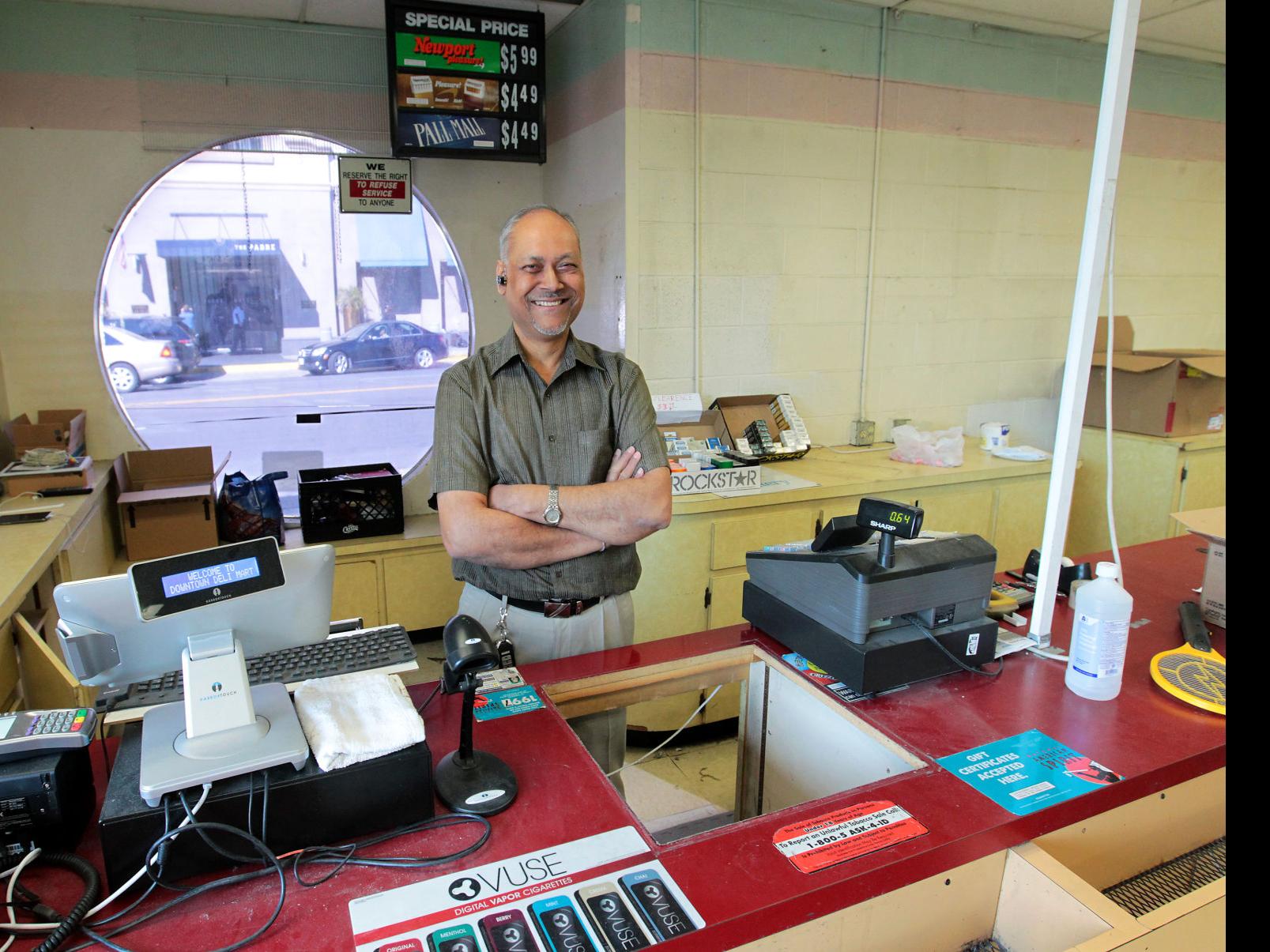 Downtown Bakersfield Says Goodbye To Longtime Neighbor News Bakersfield Com