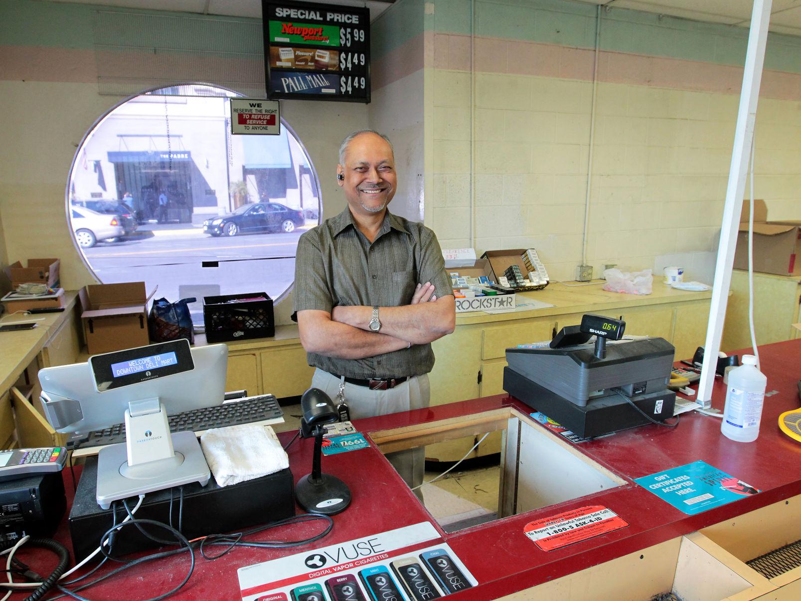 Downtown Bakersfield Says Goodbye To Longtime Neighbor News Bakersfield Com