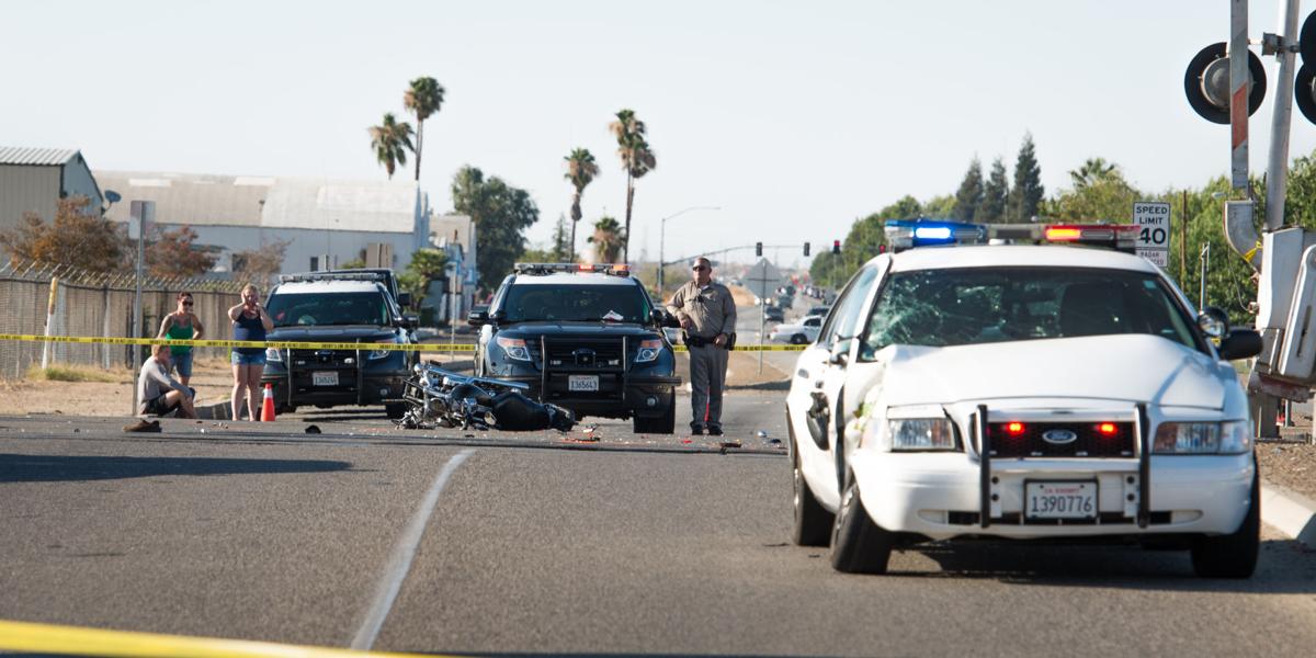 Motorcyclist Killed In Crash With Sheriff S Patrol Car In Oildale Breaking Bakersfield Com