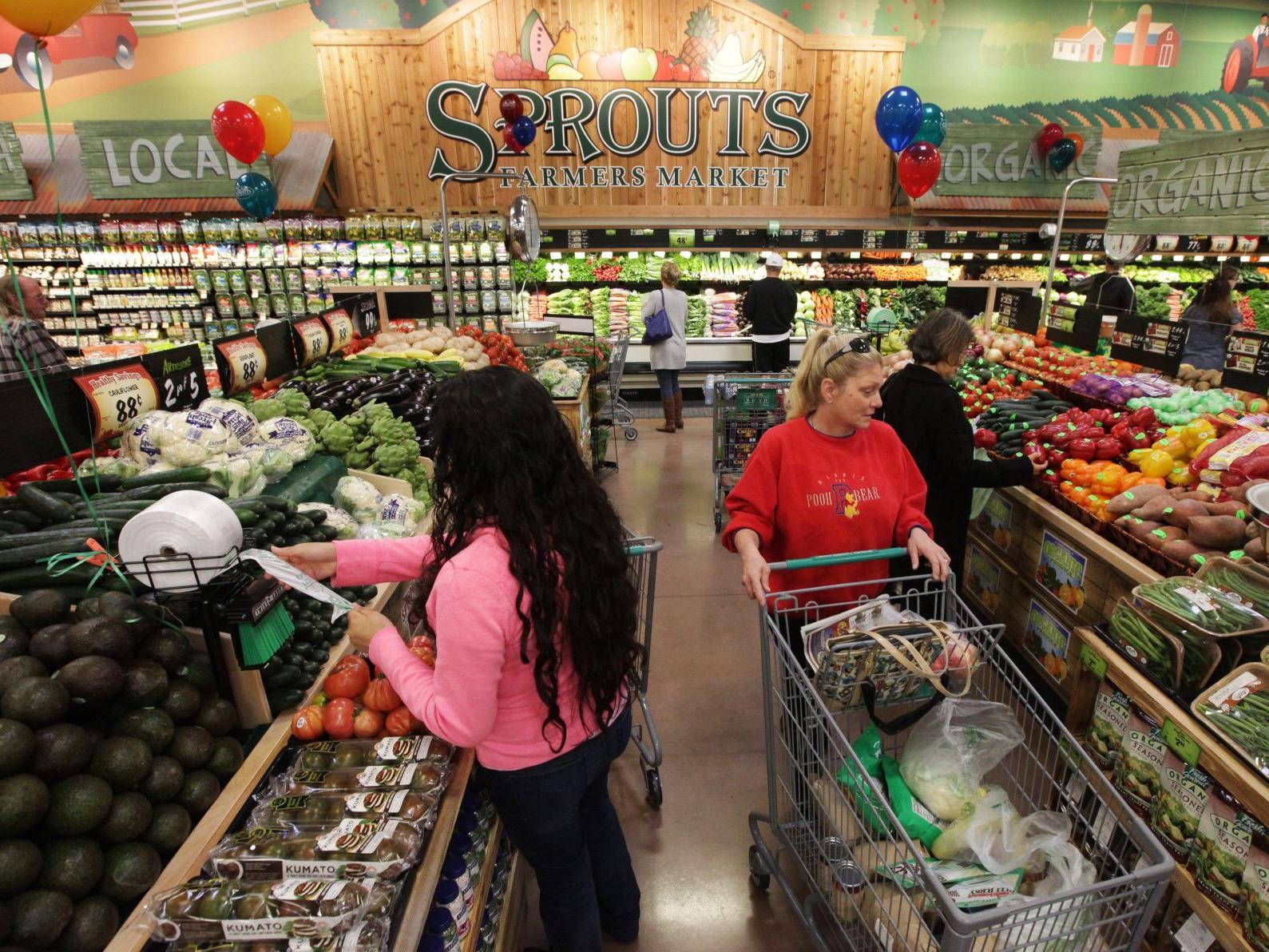 Sprouts Farmers Market grand opening draws shoppers ...