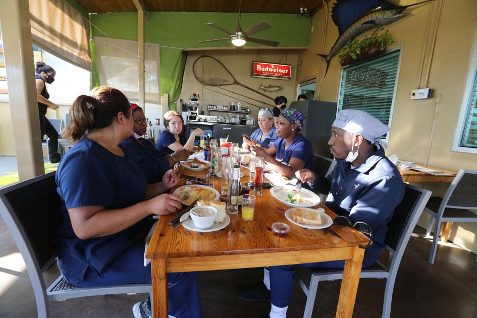 Iconic 24th Street Cafe And Its Sister Restaurant Milt S Coffee Shop Reopen With Outdoor Seating News Bakersfield California Eminetra