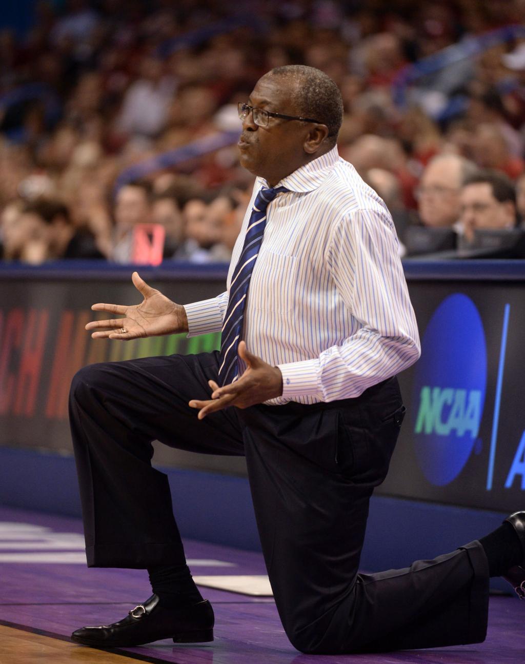 Barnes' new deal with CSUB pays $221,500 annually | Archives |  bakersfield.com