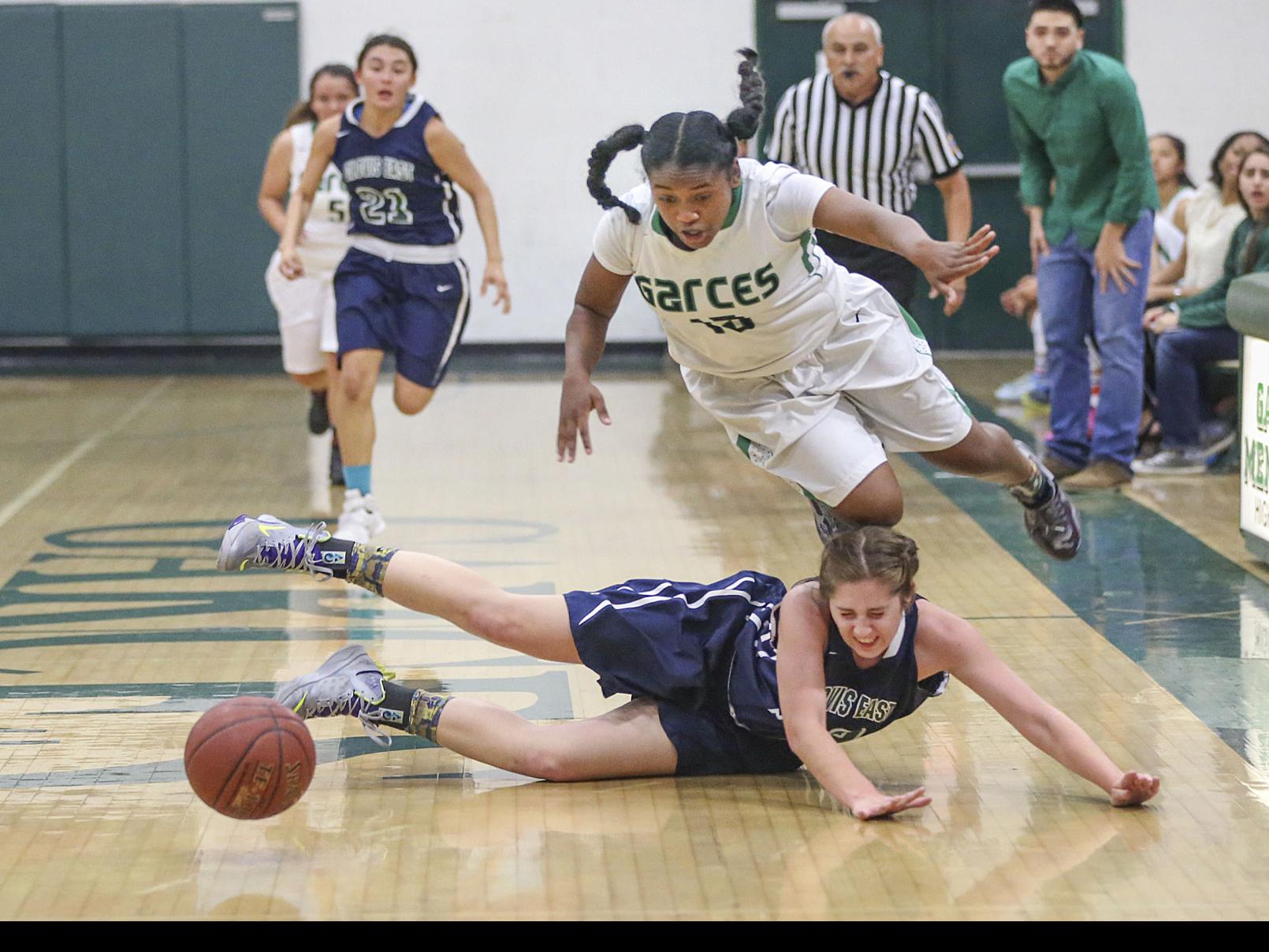 Garces High Vs Clovis East In Girls 1st Round Division I