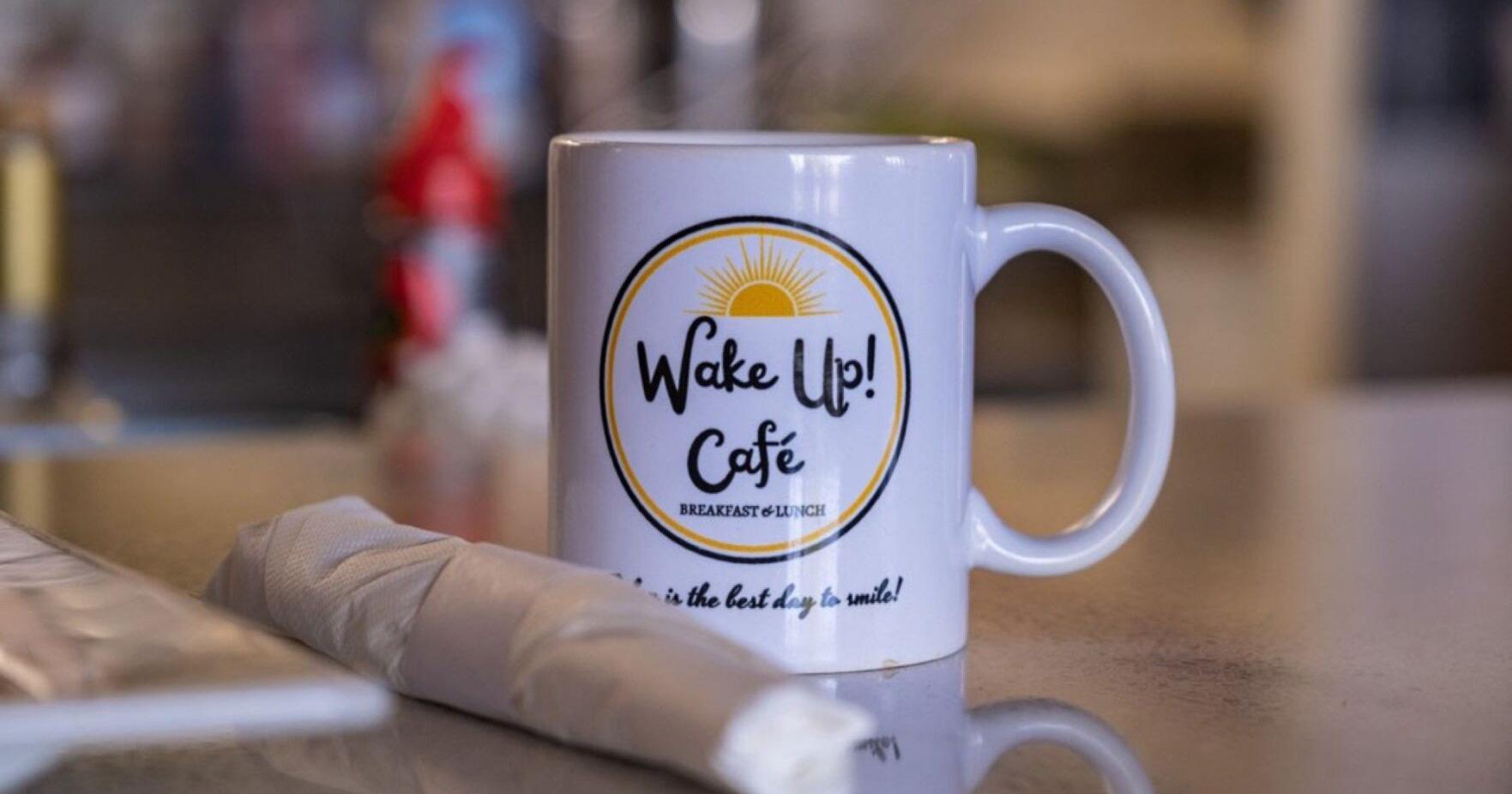 PETE TITTL: Service with a smile at Wake Up! Cafe - Vimarsana News