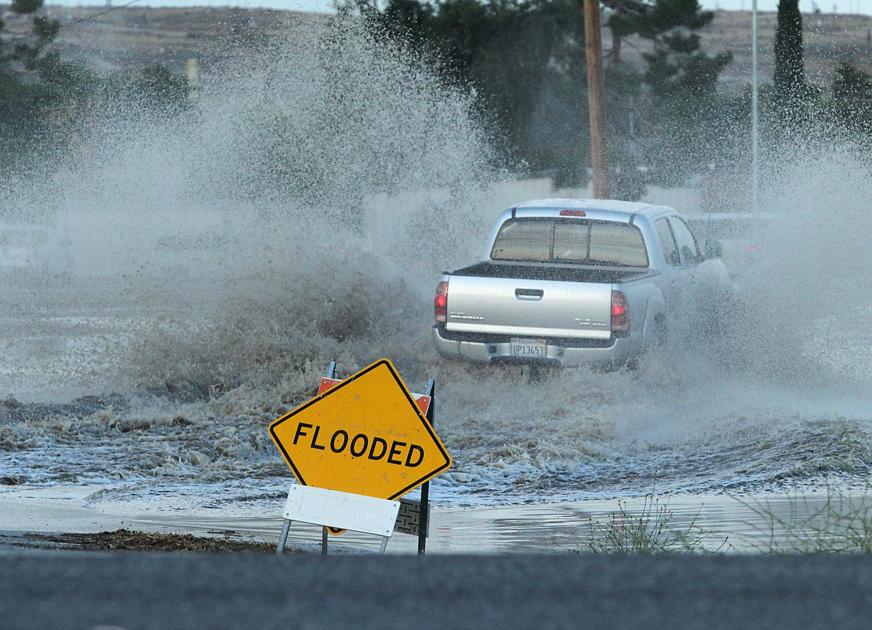 Cloudburst brings flooding, downed trees to Taft, south valley