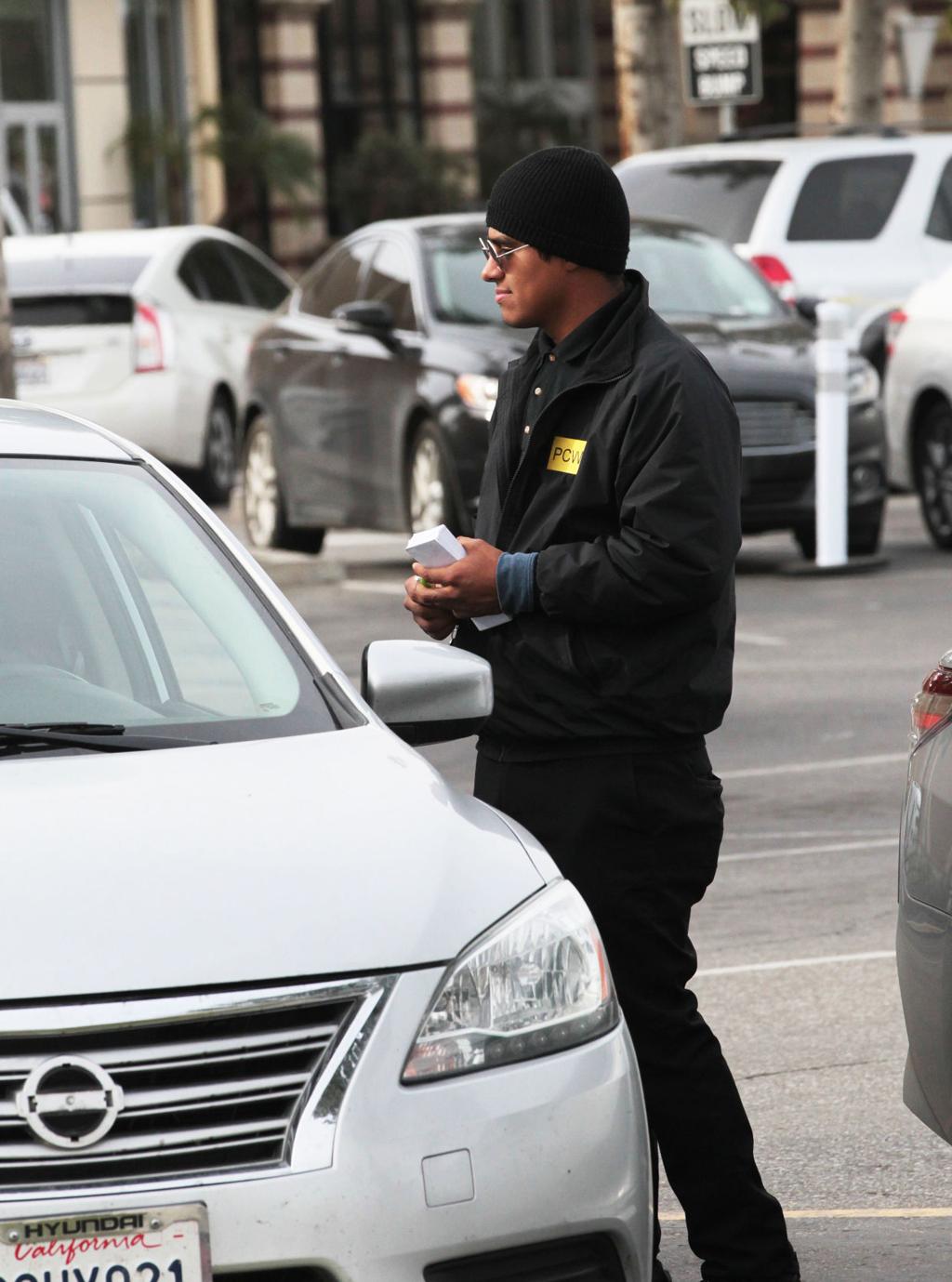 Apple store open for pickup in Valley Plaza Mall parking lot